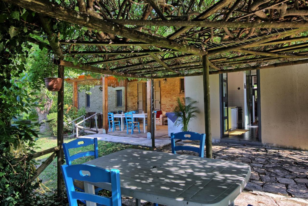 Grande Villa Storica Per Vacanze Con Giardino Privato E Piscina Ostra Kültér fotó