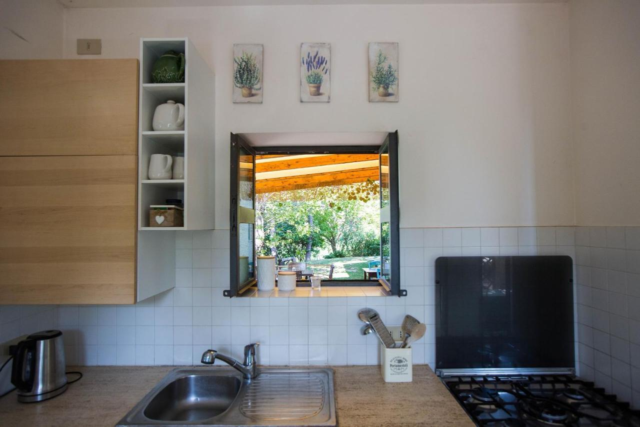 Grande Villa Storica Per Vacanze Con Giardino Privato E Piscina Ostra Kültér fotó