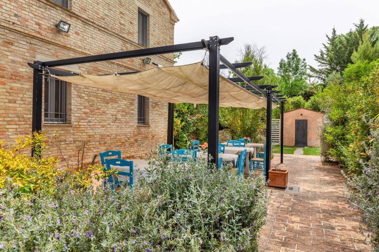 Grande Villa Storica Per Vacanze Con Giardino Privato E Piscina Ostra Kültér fotó