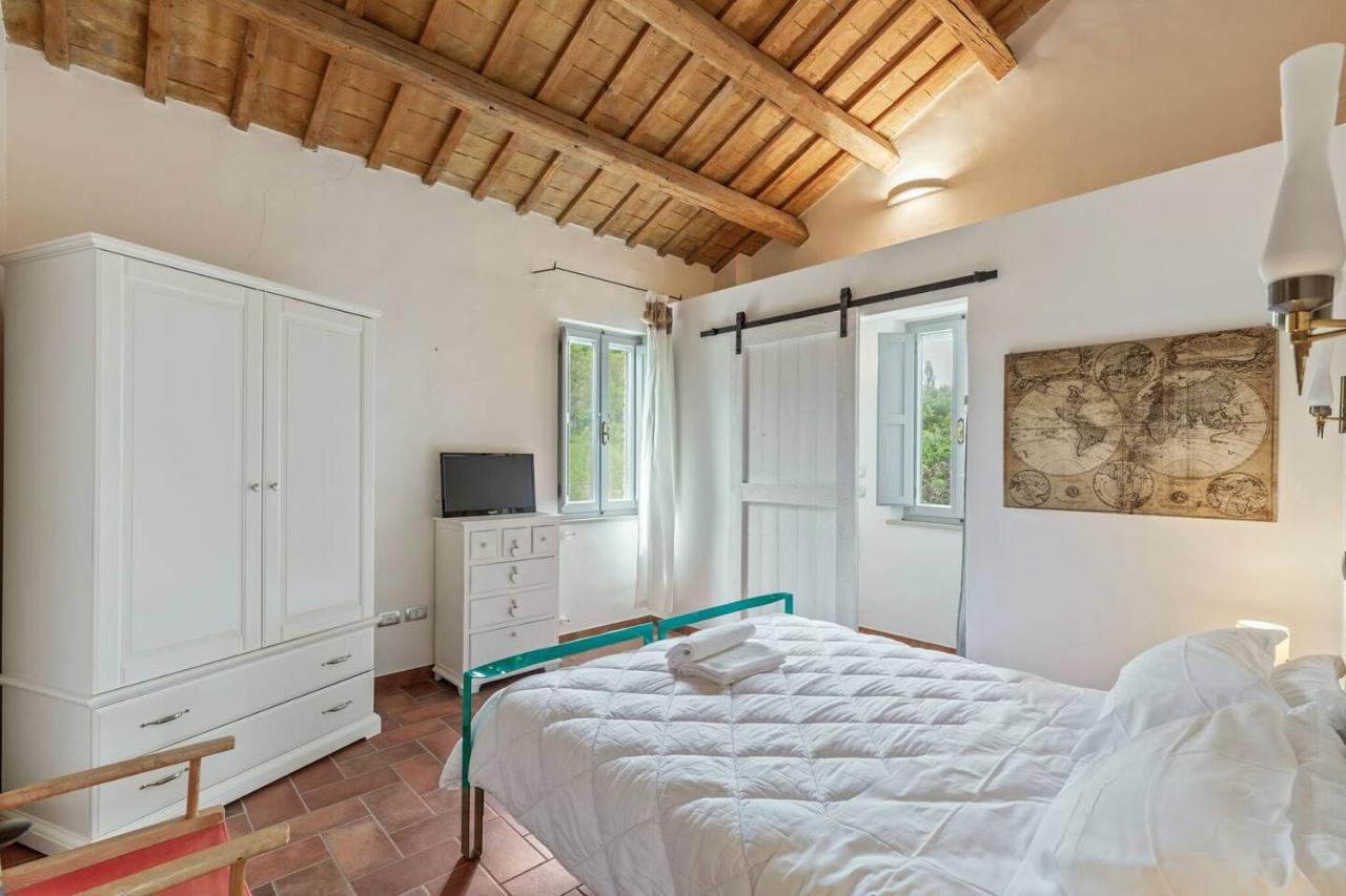 Grande Villa Storica Per Vacanze Con Giardino Privato E Piscina Ostra Kültér fotó