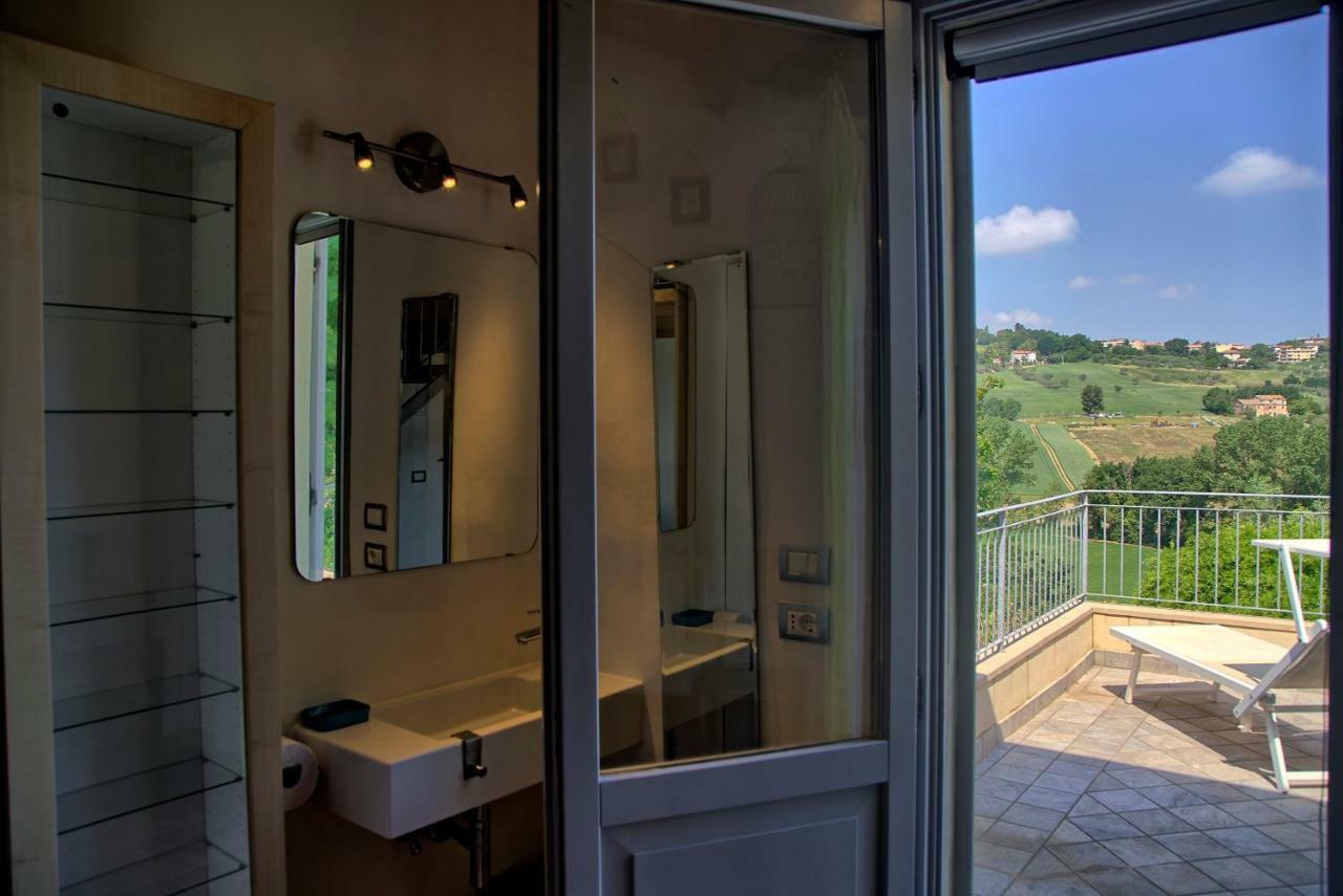 Grande Villa Storica Per Vacanze Con Giardino Privato E Piscina Ostra Kültér fotó