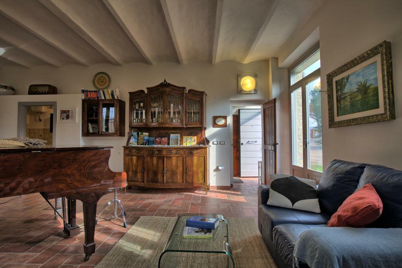 Grande Villa Storica Per Vacanze Con Giardino Privato E Piscina Ostra Kültér fotó